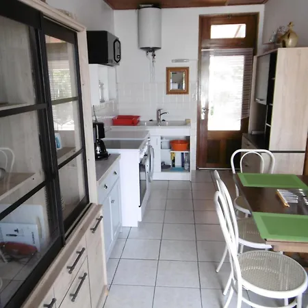 Holiday home Charmante Maison 4 Personnes A L'epine, Proche - Fr-1-823-103 *