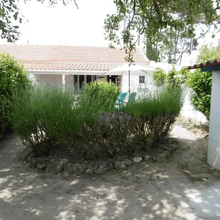 Charmante Maison 4 Personnes à L'épine, Proche - Fr-1-823-103